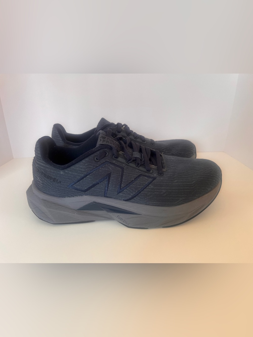 New Balance Men's FuelCell Propel Training Sneakers Navy Blue Size 8.5